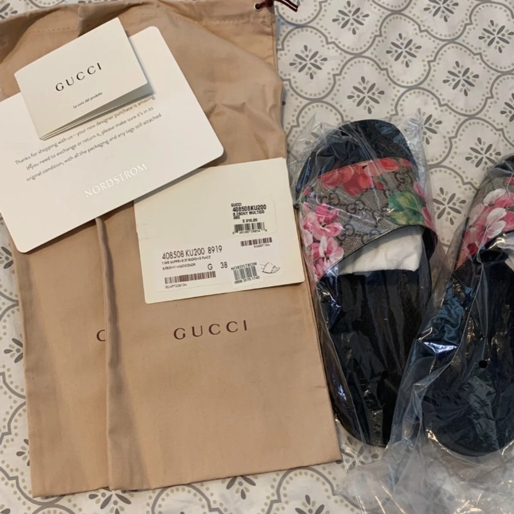 Gucci bloom slides